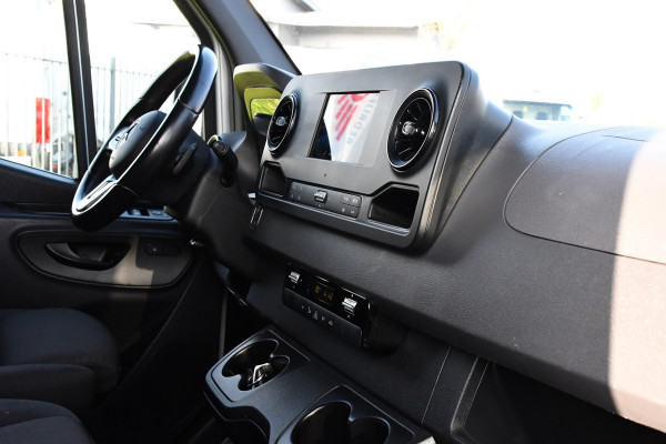 Mercedes-Benz Sprinter 319 1.9 CDI L2H2 RWD PB Edition Camera, Cruise, Carplay, 190pk, LED, 3500kg Trekhaak, Stoelverwarming, Multimedia, Uniek!