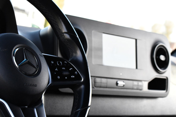 Mercedes-Benz Sprinter 319 1.9 CDI L2H2 RWD PB Edition Camera, Cruise, Carplay, 190pk, LED, 3500kg Trekhaak, Stoelverwarming, Multimedia, Uniek!