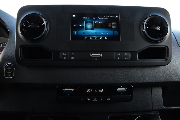 Mercedes-Benz Sprinter 319 1.9 CDI L2H2 RWD PB Edition Camera, Cruise, Carplay, 190pk, LED, 3500kg Trekhaak, Stoelverwarming, Multimedia, Uniek!