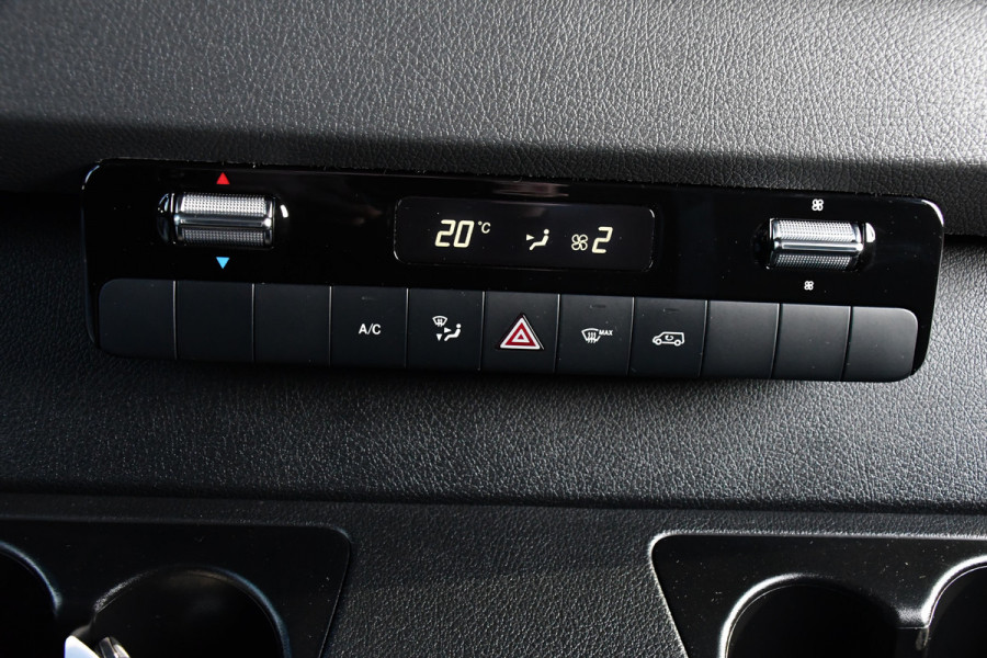 Mercedes-Benz Sprinter 319 1.9 CDI L2H2 RWD PB Edition Camera, Cruise, Carplay, 190pk, LED, 3500kg Trekhaak, Stoelverwarming, Multimedia, Uniek!