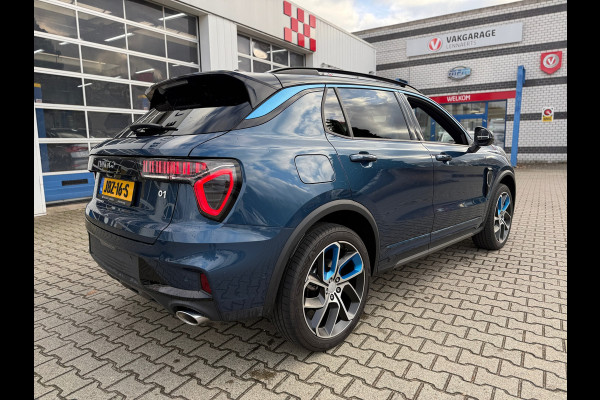 Lynk & Co 01 1.5 PLUG-IN HYBRID (PHEV) 261PK 6.6KW LADEN ZWARTE HEMEL/STUURWIELVERWARMING AUTOMAAT (RIJKLAARPRIJS)