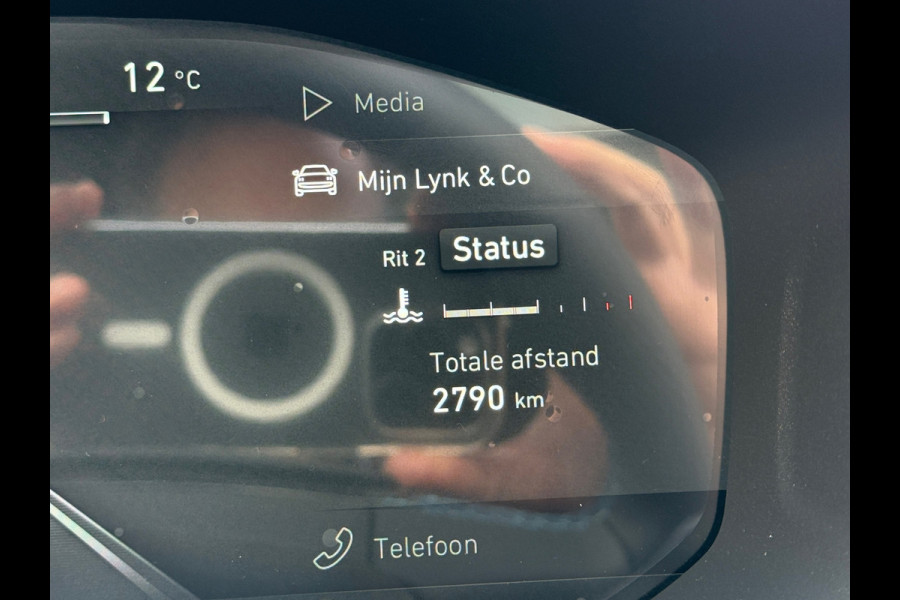 Lynk & Co 01 1.5 PLUG-IN HYBRID (PHEV) 261PK 6.6KW LADEN ZWARTE HEMEL/STUURWIELVERWARMING AUTOMAAT (RIJKLAARPRIJS)