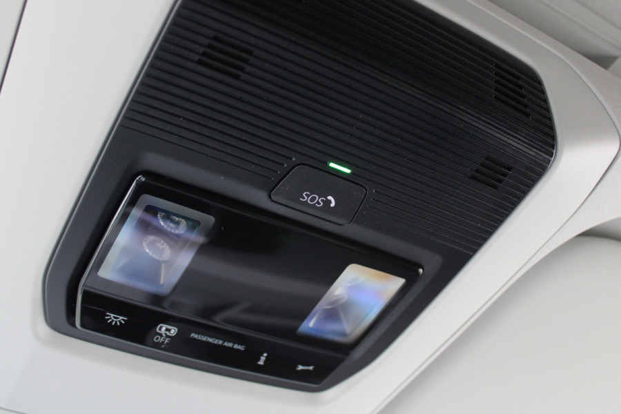 Volkswagen Crafter 30 2.0 TDI L3H3 140pk - Navigatie - DAB - Geveerde Stoel - Camera - Carplay - Rijklaar