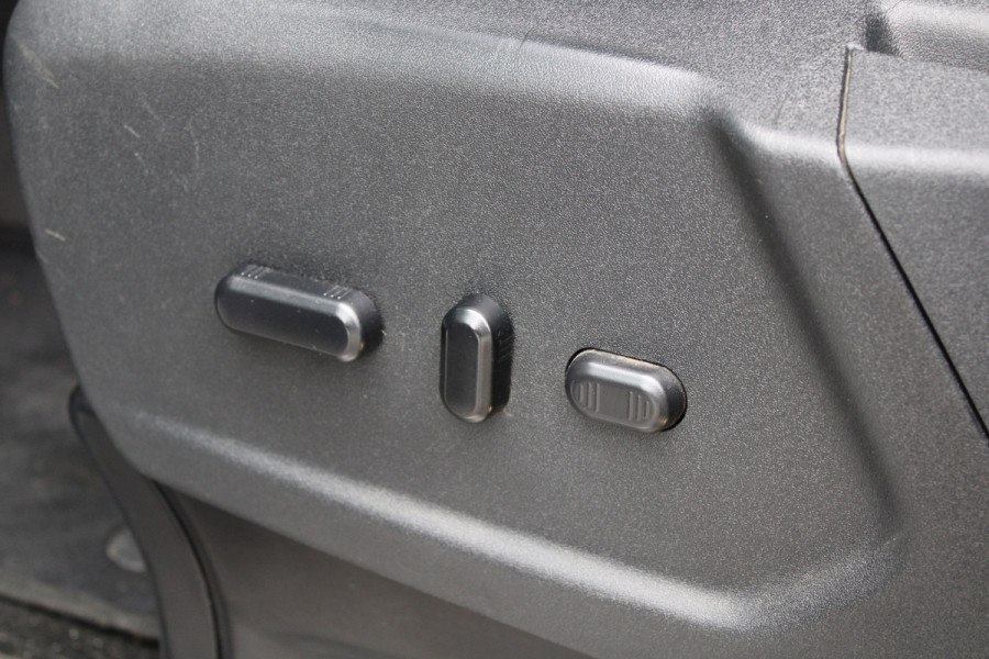 Ford Transit Custom 320 2.0 TDCI L1H1 Tourneo 170pk - Automaat - Leder - ACC - 1+1 stoelopstelling - Bi-Xenon -Stoelverwarming - Rijklaar
