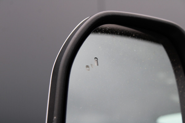 Ford Transit Custom 320 2.0 TDCI L2H1 Limited 170pk - 5 jaar Garantie - 2x Schuif - Stoel/Stuurverwarming - ACC - Sidebars - AGR Stoel - Opvouwbare