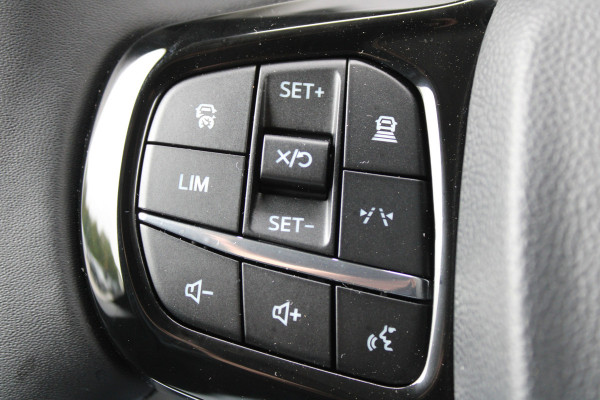 Ford Transit Custom 320 2.0 TDCI L2H1 Limited 170pk - 5 jaar Garantie - 2x Schuif - Stoel/Stuurverwarming - ACC - Sidebars - AGR Stoel - Opvouwbare