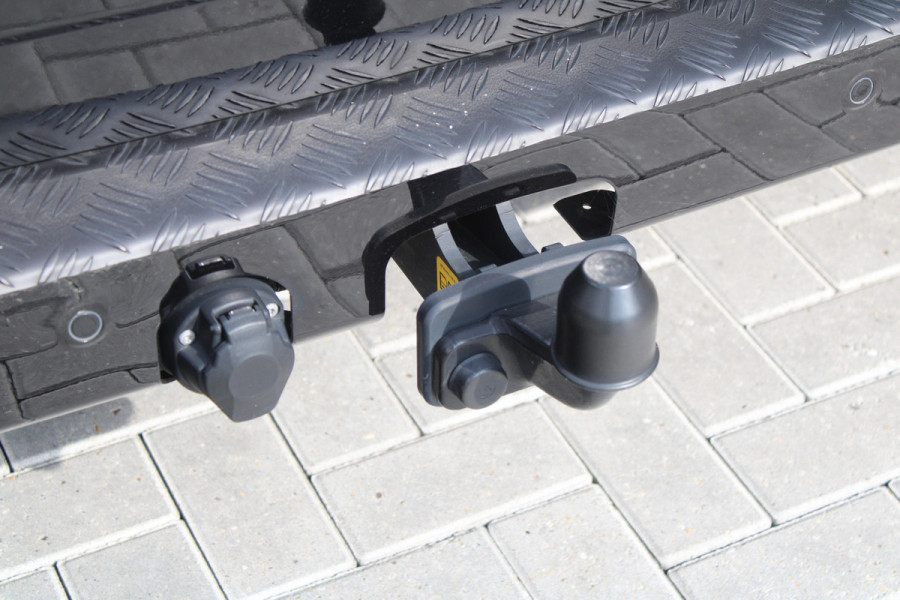 Ford Tourneo Custom 320 2.0 TDCI L2H1 Titanium X DC 170pk - Adaptive Cruise - LED - Blind Spot - Leder - Navigatie - 360 Camera - Trekhaak -