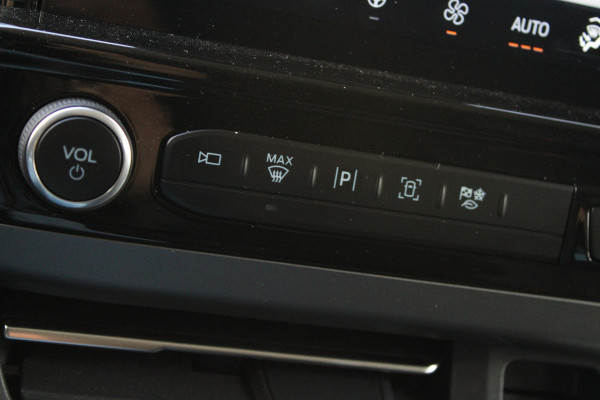 Ford Tourneo Custom 320 2.0 TDCI L2H1 Titanium X DC 170pk - Adaptive Cruise - LED - Blind Spot - Leder - Navigatie - 360 Camera - Trekhaak -