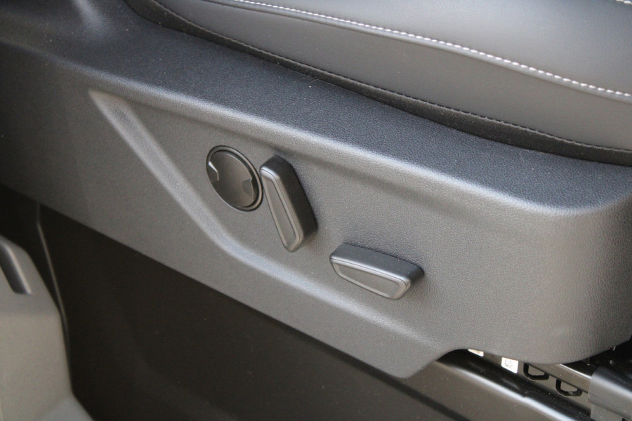 Ford Tourneo Custom 320 2.0 TDCI L2H1 Titanium X DC 170pk - Adaptive Cruise - LED - Blind Spot - Leder - Navigatie - 360 Camera - Trekhaak -