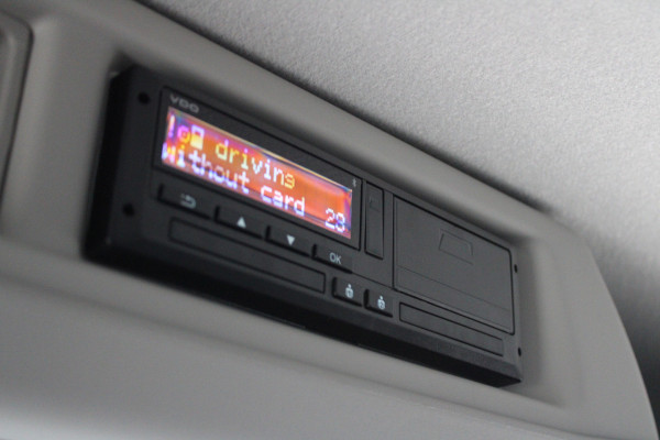 Ford Transit 350 2.0 TDCI L3H2 Limited 165pk - LUCHTVERING - ACC - Blind Spot - 360 camera - Navigatie - Stoel-Stuurverwarming - Trekhaak - R