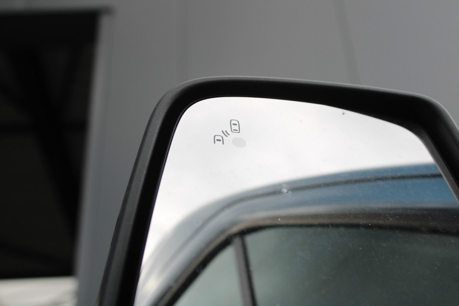 Ford Transit 350 2.0 TDCI L3H2 Limited 165pk - LUCHTVERING - ACC - Blind Spot - 360 camera - Navigatie - Stoel-Stuurverwarming - Trekhaak - R