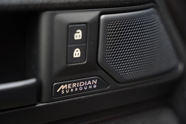 Land Rover Defender 110 P 635 V 8 Octa By Lamborghini VAN GRIJS Kenteken