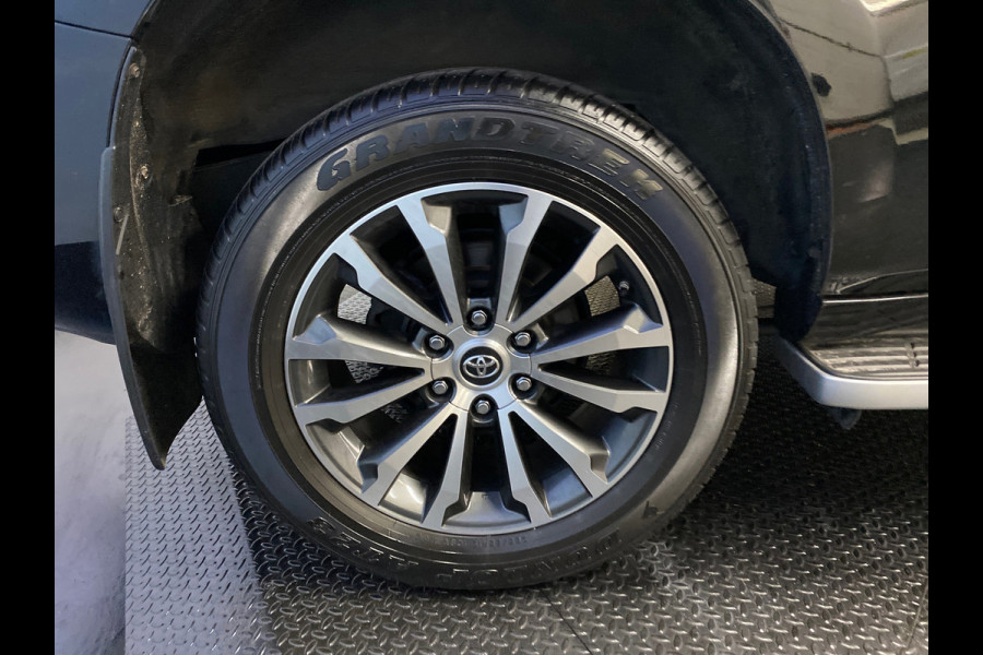 Toyota Land Cruiser 150 EXECUTIVE!! 5-peroons Bomvol!!