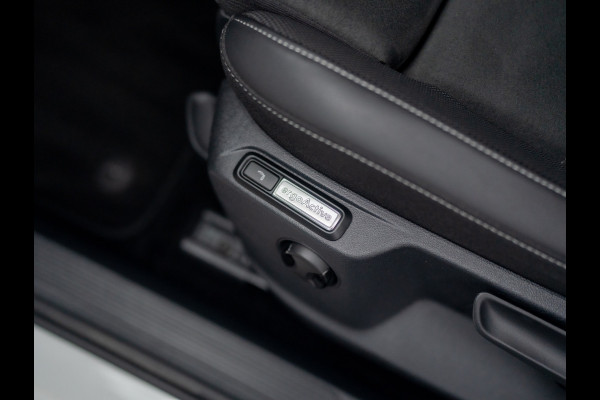 Volkswagen T-Roc 1.5 TSI 150Pk DSG Style | Trekhaak afnb. | IQ Light | Allseason banden | Prijs Rijklaar!!