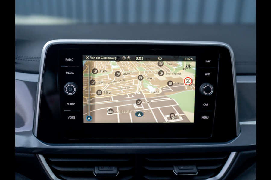 Volkswagen T-Roc 1.5 TSI 150Pk DSG Style | Trekhaak afnb. | IQ Light | Allseason banden | Prijs Rijklaar!!