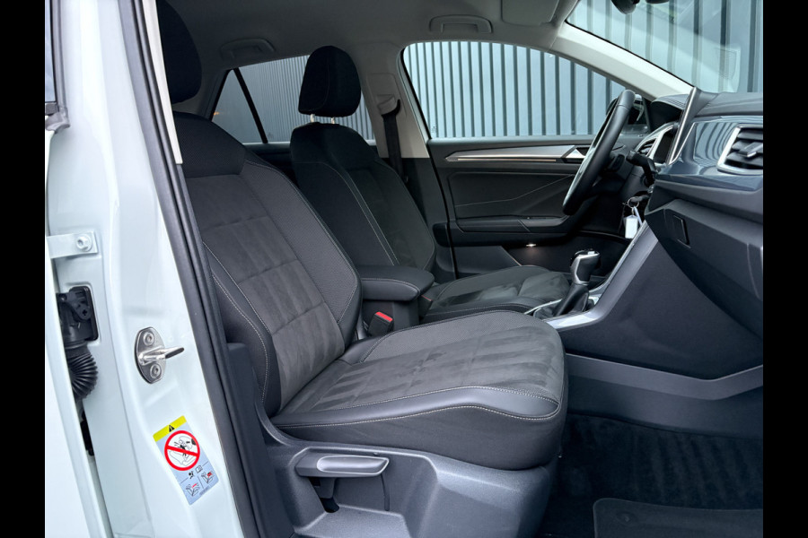 Volkswagen T-Roc 1.5 TSI 150Pk DSG Style | Trekhaak afnb. | IQ Light | Allseason banden | Prijs Rijklaar!!