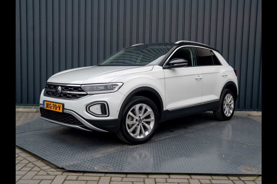 Volkswagen T-Roc 1.5 TSI 150Pk DSG Style | Trekhaak afnb. | IQ Light | Allseason banden | Prijs Rijklaar!!