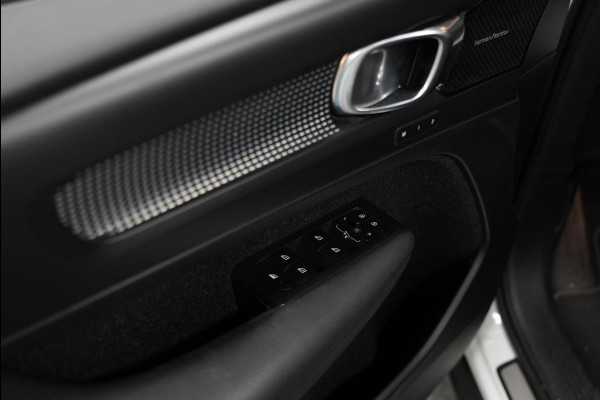 Volvo XC40 2.0 T4 AWD RSDESIGN|PANO|CLIMA|VIRTUEEL