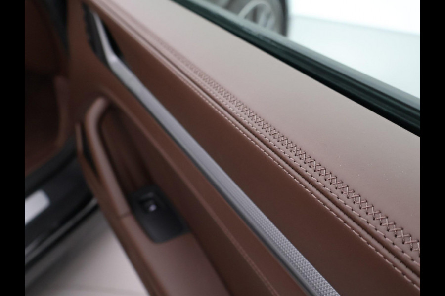 Porsche 911 Cabrio 3.0 CARRERA EXCLUSIVE MANUFAKTUR DARK OLIVE + CLUBLEDER EXCLUSIEF TRUFFEL BRUIN