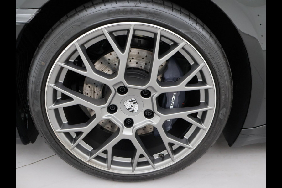 Porsche 911 Cabrio 3.0 CARRERA EXCLUSIVE MANUFAKTUR DARK OLIVE + CLUBLEDER EXCLUSIEF TRUFFEL BRUIN