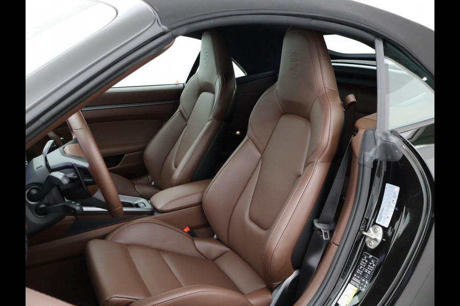 Porsche 911 Cabrio 3.0 CARRERA EXCLUSIVE MANUFAKTUR DARK OLIVE + CLUBLEDER EXCLUSIEF TRUFFEL BRUIN