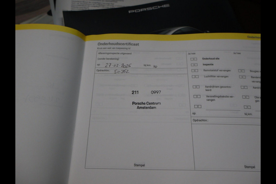 Porsche 911 Cabrio 3.0 CARRERA EXCLUSIVE MANUFAKTUR DARK OLIVE + CLUBLEDER EXCLUSIEF TRUFFEL BRUIN