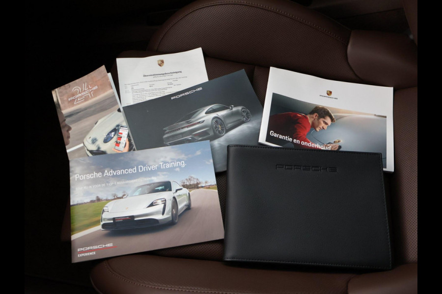 Porsche 911 Cabrio 3.0 CARRERA EXCLUSIVE MANUFAKTUR DARK OLIVE + CLUBLEDER EXCLUSIEF TRUFFEL BRUIN