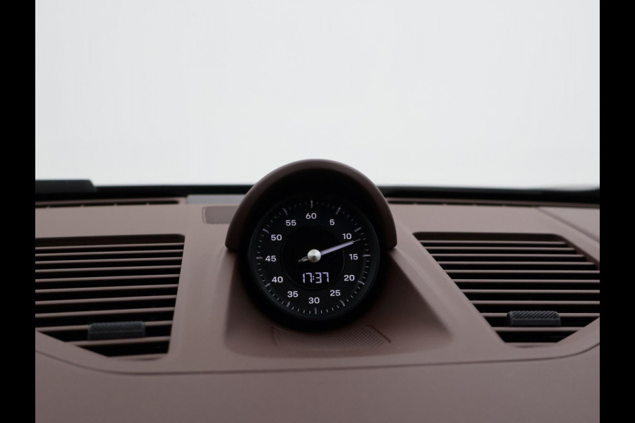 Porsche 911 Cabrio 3.0 CARRERA EXCLUSIVE MANUFAKTUR DARK OLIVE + CLUBLEDER EXCLUSIEF TRUFFEL BRUIN