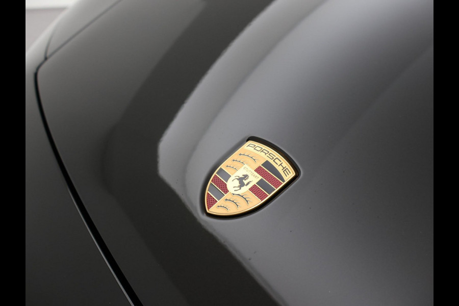 Porsche 911 Cabrio 3.0 CARRERA EXCLUSIVE MANUFAKTUR DARK OLIVE + CLUBLEDER EXCLUSIEF TRUFFEL BRUIN