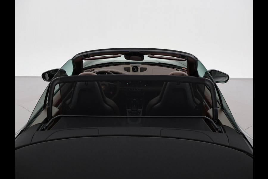 Porsche 911 Cabrio 3.0 CARRERA EXCLUSIVE MANUFAKTUR DARK OLIVE + CLUBLEDER EXCLUSIEF TRUFFEL BRUIN
