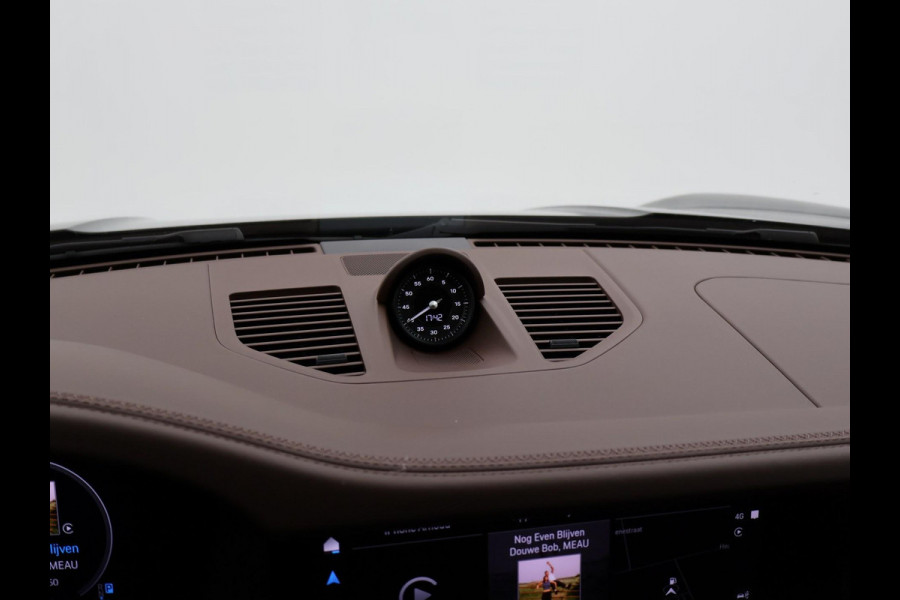 Porsche 911 Cabrio 3.0 CARRERA EXCLUSIVE MANUFAKTUR DARK OLIVE + CLUBLEDER EXCLUSIEF TRUFFEL BRUIN