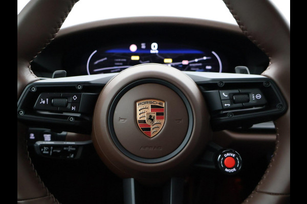 Porsche 911 Cabrio 3.0 CARRERA EXCLUSIVE MANUFAKTUR DARK OLIVE + CLUBLEDER EXCLUSIEF TRUFFEL BRUIN
