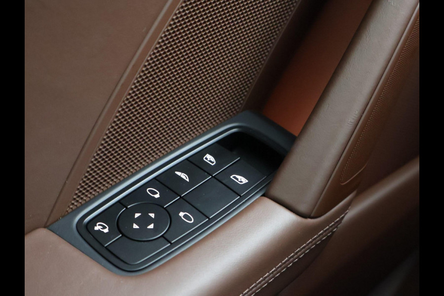 Porsche 911 Cabrio 3.0 CARRERA EXCLUSIVE MANUFAKTUR DARK OLIVE + CLUBLEDER EXCLUSIEF TRUFFEL BRUIN