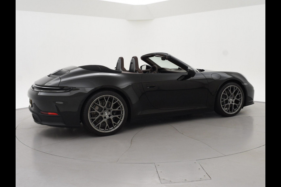 Porsche 911 Cabrio 3.0 CARRERA EXCLUSIVE MANUFAKTUR DARK OLIVE + CLUBLEDER EXCLUSIEF TRUFFEL BRUIN
