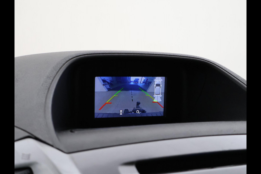 Ford Transit Custom 2.0 TDCI L2H1 TREND + 2250 KG TREKHAAK | CAMERA | CRUISE | AIRCO