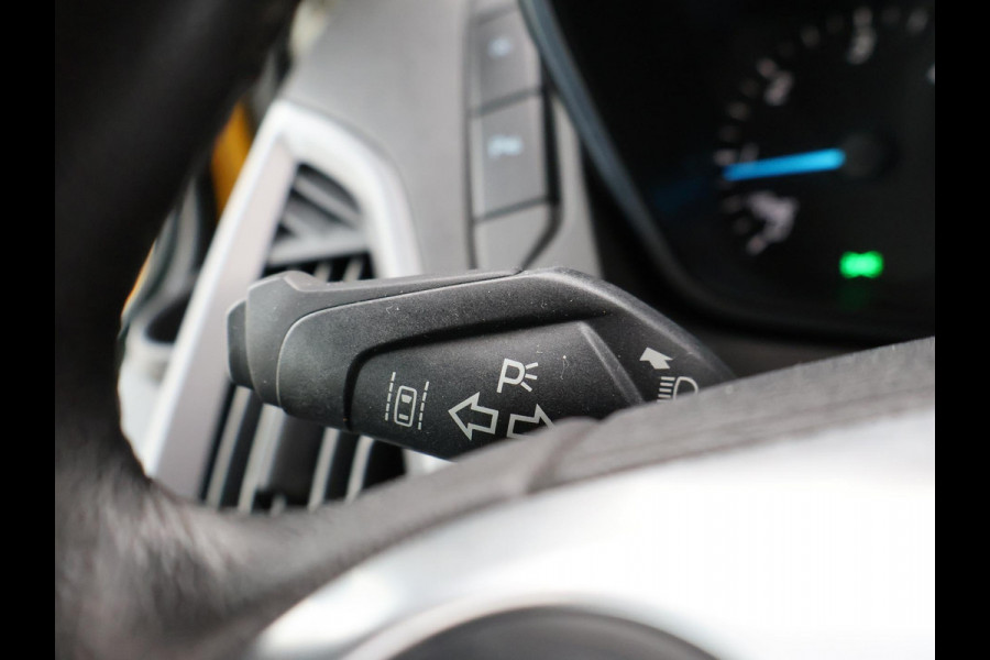 Ford Transit Custom 2.0 TDCI L2H1 TREND + 2250 KG TREKHAAK | CAMERA | CRUISE | AIRCO