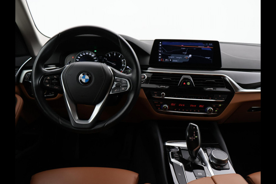BMW 5 Serie Touring 530i H.E. SPORT-LINE 252 PK AUT8. + LEDER EXCLUSIVE / ADAPTIVE CRUISE / CARPLAY