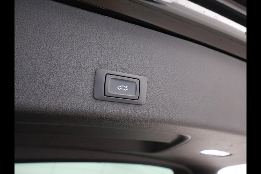 Audi e-tron 50 QUATTRO LAUCH EDITION ALL BLACK PACK + TREKHAAK | LUCHTVERING | CAMERA