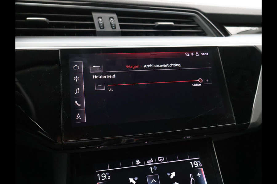 Audi e-tron 50 QUATTRO LAUCH EDITION ALL BLACK PACK + TREKHAAK | LUCHTVERING | CAMERA