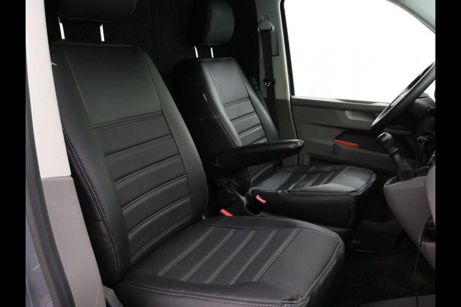 Volkswagen Transporter 2.0 TDI L2H1 + LED | 20 INCH LMV | TREEPLANKEN | APPLE CARPLAY | TREKHAAK