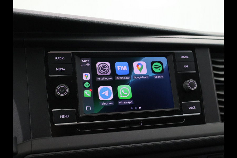 Volkswagen Transporter 2.0 TDI L2H1 + LED | 20 INCH LMV | TREEPLANKEN | APPLE CARPLAY | TREKHAAK