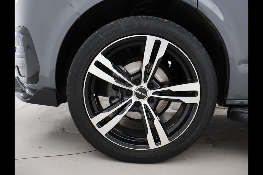 Volkswagen Transporter 2.0 TDI L2H1 + LED | 20 INCH LMV | TREEPLANKEN | APPLE CARPLAY | TREKHAAK