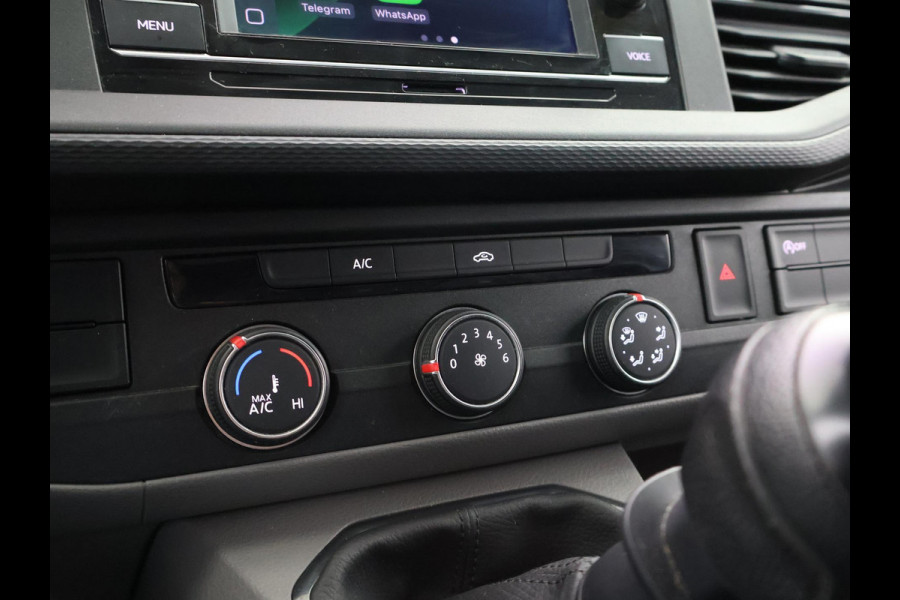 Volkswagen Transporter 2.0 TDI L2H1 + LED | 20 INCH LMV | TREEPLANKEN | APPLE CARPLAY | TREKHAAK