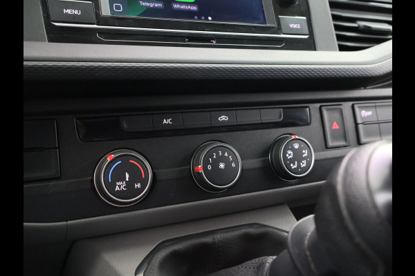 Volkswagen Transporter 2.0 TDI L2H1 + LED | 20 INCH LMV | TREEPLANKEN | APPLE CARPLAY | TREKHAAK
