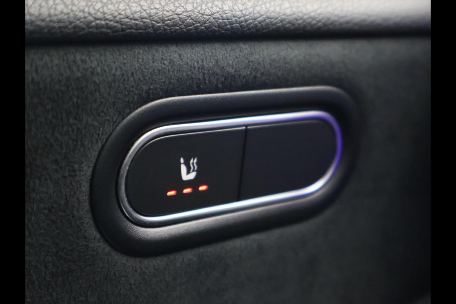 Mercedes-Benz A-Klasse 180 AUT. AMG SPORT + PANORAMA | SFEERVERLICHTING | CAMERA | ADAPTIVE CRUISE | CARPLAY