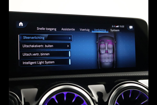 Mercedes-Benz A-Klasse 180 AUT. AMG SPORT + PANORAMA | SFEERVERLICHTING | CAMERA | ADAPTIVE CRUISE | CARPLAY