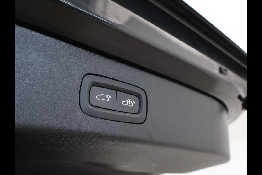 Lynk & Co 01 1.5 + INFINITY | SCHUIFDAK | 20 INCH | SFEERVERLICHTING | ADAPTIVE CRUISE | 360 CAMERA