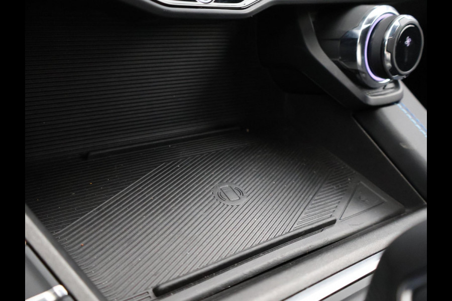 Lynk & Co 01 1.5 + INFINITY | SCHUIFDAK | 20 INCH | SFEERVERLICHTING | ADAPTIVE CRUISE | 360 CAMERA