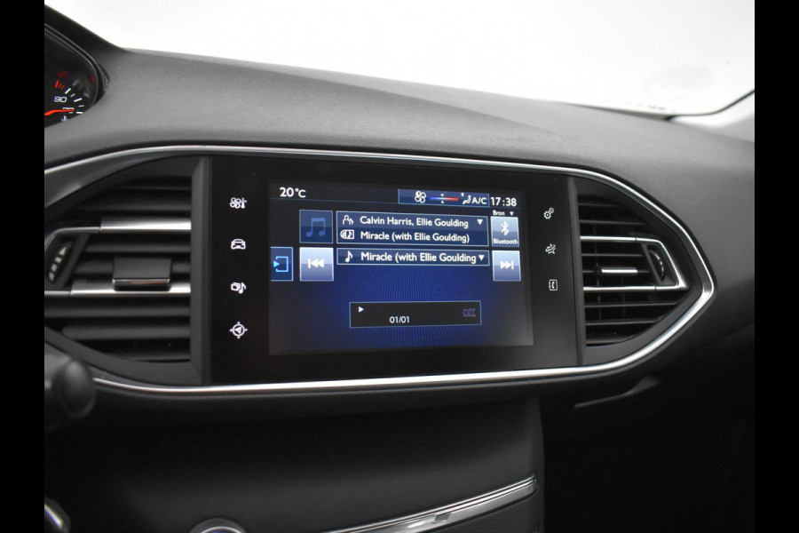 Peugeot 308 SW 1.2 PureTech Blue Lease + Trekhaak