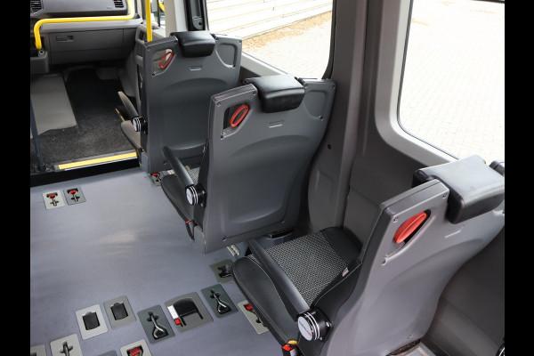 Volkswagen Crafter 2.0 TDI ROLSTOEL AUTO 9-PERS. + 4 ROLSTOELEN *EXCL. BTW* - EURO 6 - LIFT